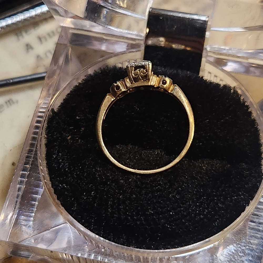 Solid Gold Two-Tone Art Deco Diamond Ring - image 8